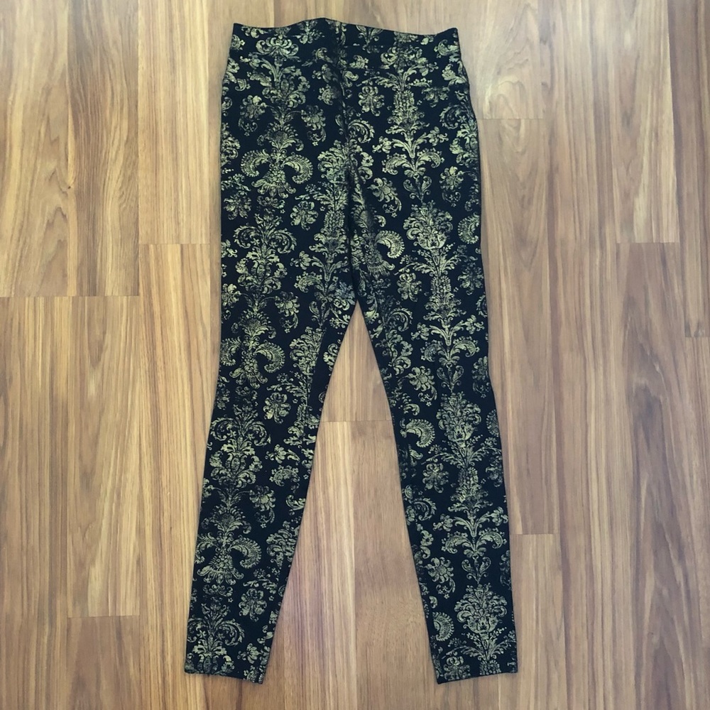 HUE Legging with Gold Appliqué - Size S - Picture 3 of 7